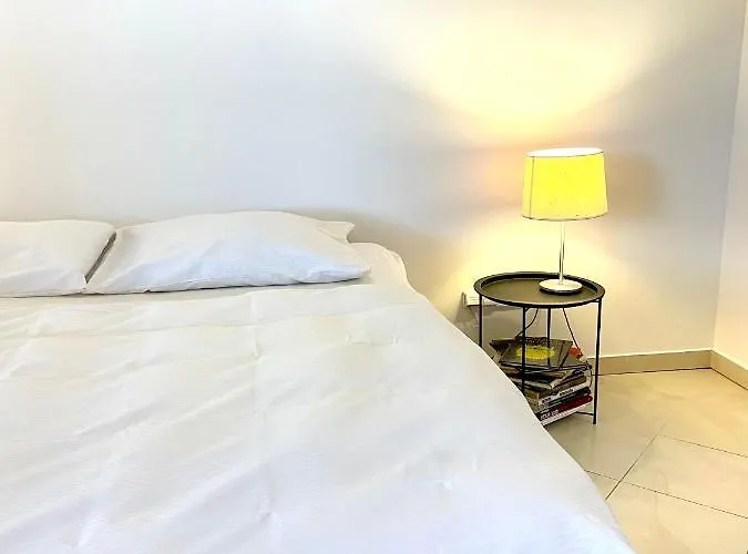 Booklovers Close To Center 브라티슬라바