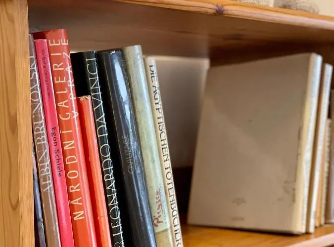 Booklovers Close To Center *